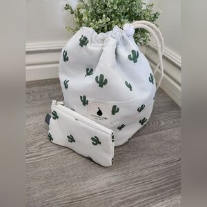 Threaded Pear travel makeup bag